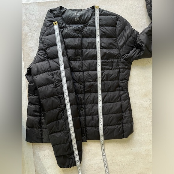 Uniqlo Lightweight Slim Down Puffer Jacket in Black, Small - Picture 14 of 14